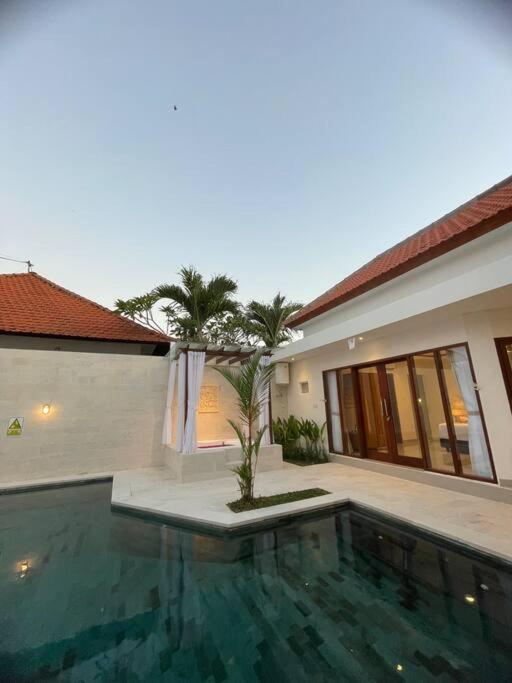 Villa Akmali Umalas 2Br With Private Pool & Jacuzzi Canggu Extérieur photo