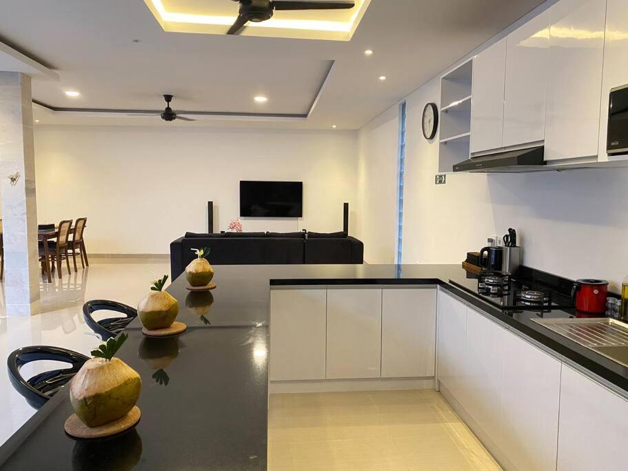 Villa Akmali Umalas 2Br With Private Pool & Jacuzzi Canggu Extérieur photo