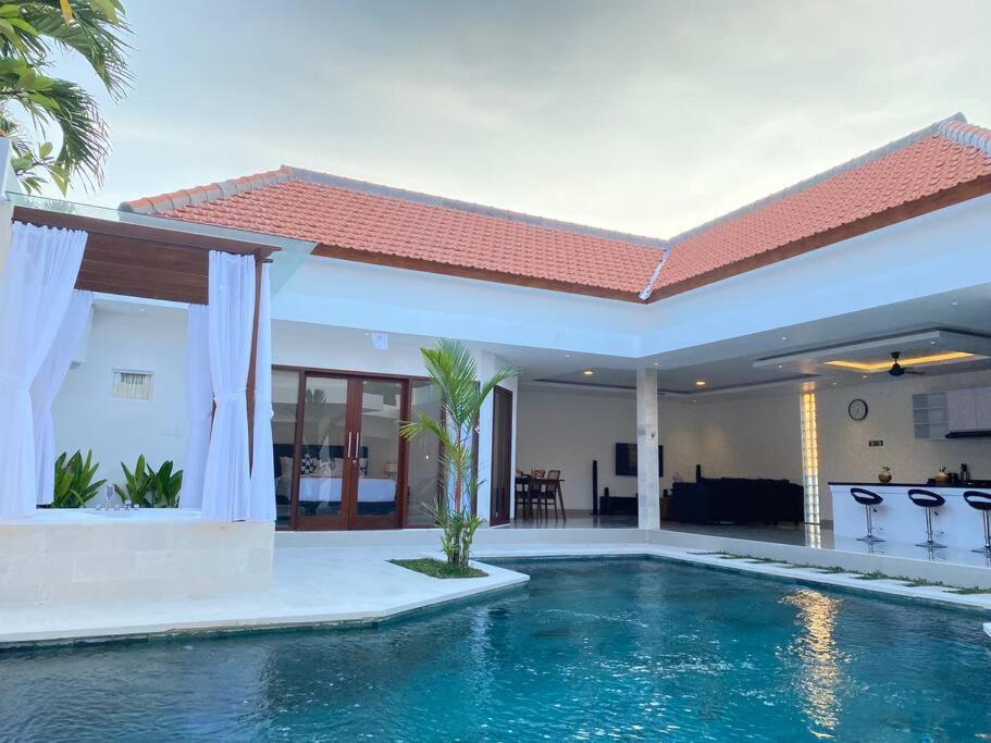 Villa Akmali Umalas 2Br With Private Pool & Jacuzzi Canggu Extérieur photo