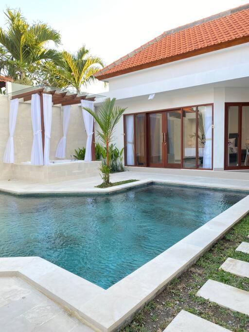 Villa Akmali Umalas 2Br With Private Pool & Jacuzzi Canggu Extérieur photo