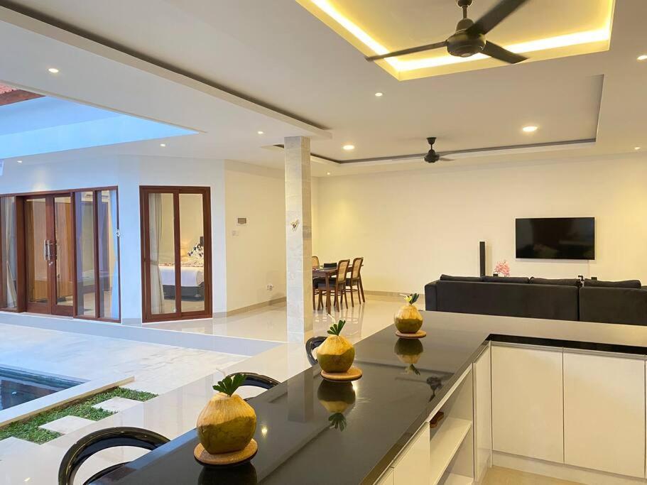 Villa Akmali Umalas 2Br With Private Pool & Jacuzzi Canggu Extérieur photo